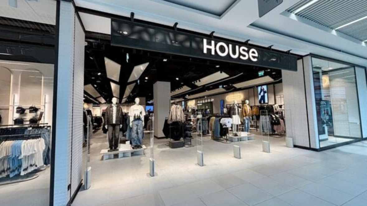 House, Plaza Poznań